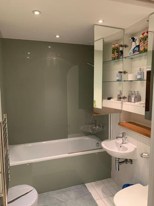 Stunning 2 Bed Flat! Centrally Located In London, Uk! Extérieur photo