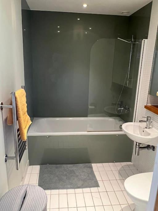 Stunning 2 Bed Flat! Centrally Located In London, Uk! Extérieur photo