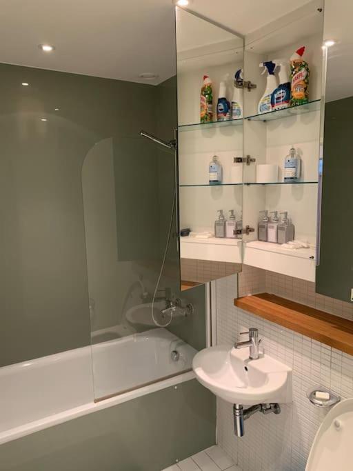Stunning 2 Bed Flat! Centrally Located In London, Uk! Extérieur photo