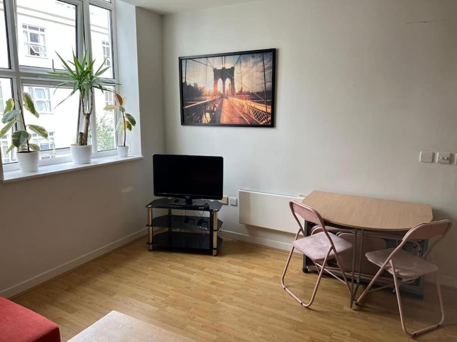 Stunning 2 Bed Flat! Centrally Located In London, Uk! Extérieur photo